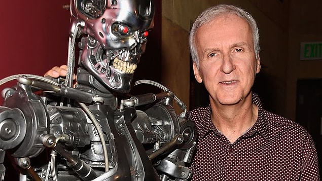 14. James Cameron 1981’de Piranha II filminin yönetmeniyken, önemli bir sahnede yakın çekim görüntüyü yakalamayı başaramadığı için kovulmuş.