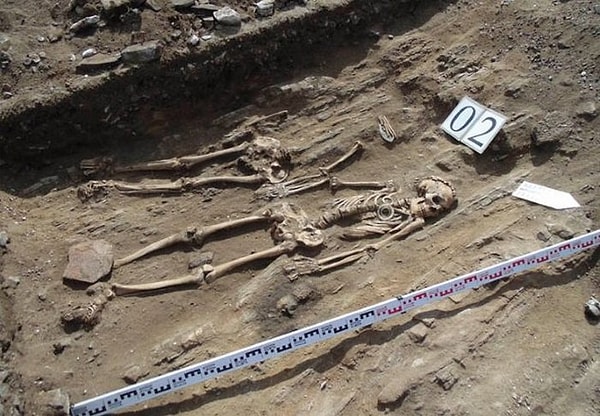 10. Пара, которая держится за руки уже 5 тыс. лет