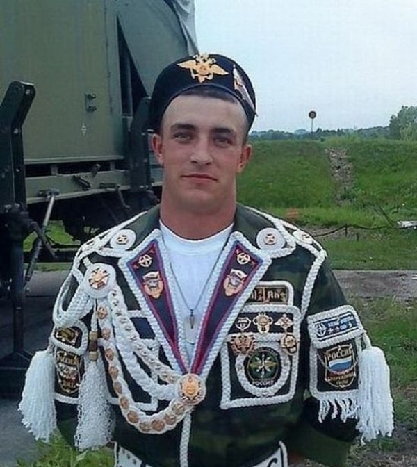 4. Когда переборщил с аксельбантами