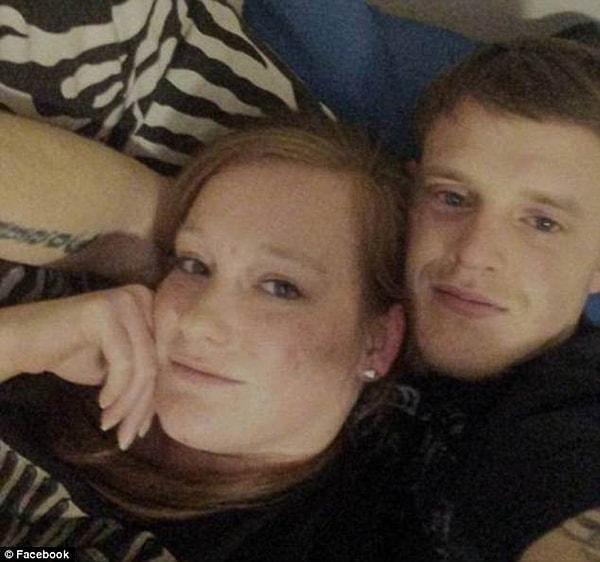 3. Первый ребенок пары родился с двумя большими пальцами на одной руке, а второй – с волчьей пастью, к тому же, во время родов возникли осложнения. Но перед третьими родами отец ребенка был уверен, что изображение Иисуса на снимке УЗИ – это знак.