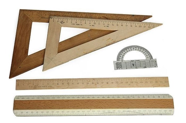 11. Ох уж эти деревянные линейки, которыми можно было и драться, и запускать в полеты по всему классу, и использовать для записи шпаргалок!