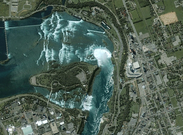 1. Что за место запечатлено на фото?