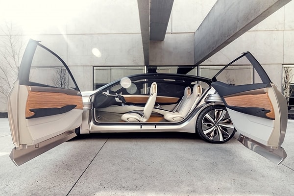 Вы только посмотрите на эти двери!