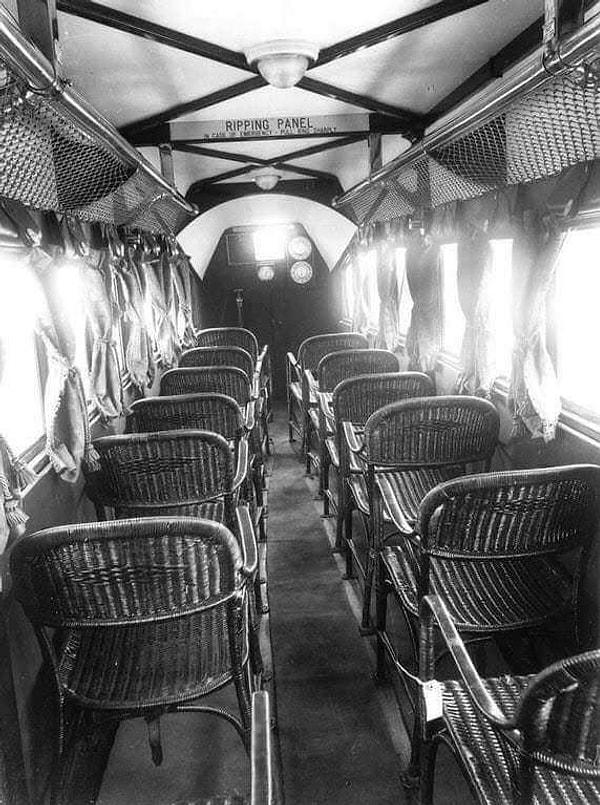 3. Bir uçağın içinden görünüm, 1930.