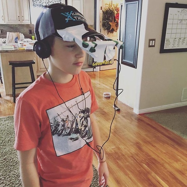 14. Если кто не понял, это держатель для телефона