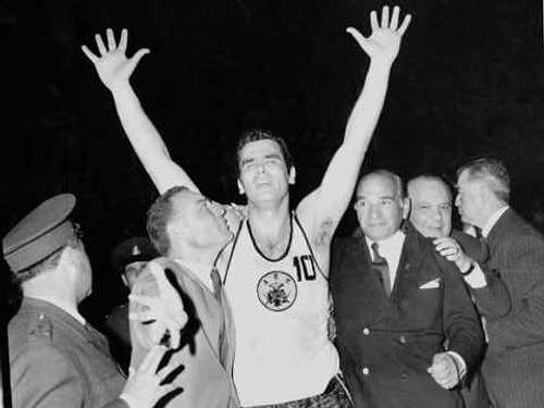 Eşi Benzeri Görülmemiş Olay Film Oldu: Tarihte En Az 100 Bin Kişinin İzlediği Basketbol Maçı Eşi Benzeri Görülmemiş Olay Film Oldu: Tarihte En Az 100 Bin Kişinin İzlediği Basketbol Maçı