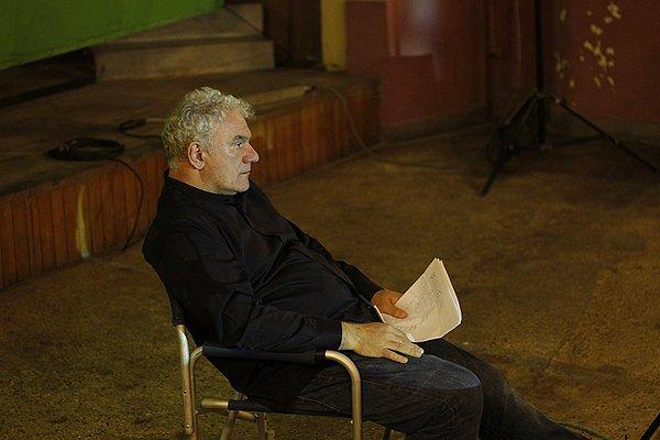 Filmin yönetmenlik koltuğunda Tassos Boulmeti oturuyor.