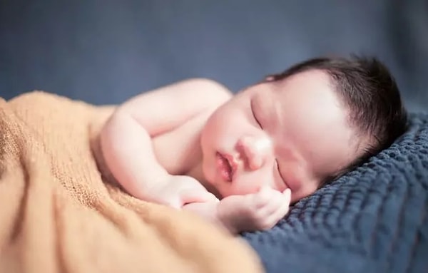 7. Супруги не могли пройти мимо чужого горя и в результате удочерили 12 девочек.