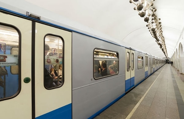 5. Примерно 15% воздуха, который мы вдыхаем в метро, это человеческая кожа