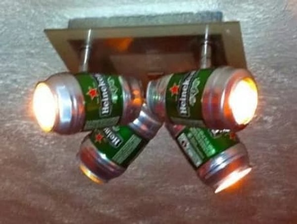 11. И обычные бутылки из-под пива превращаются... превращаются в плафоны для лампочек!