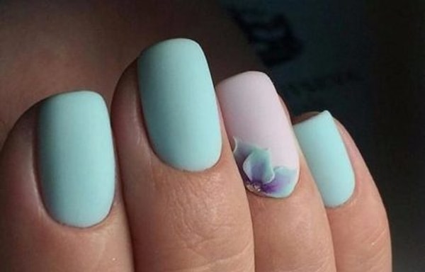 10. Ты смотришь на свои ещё не накрашенные ногти и представляешь, что они уже такие, какими ты их представляла