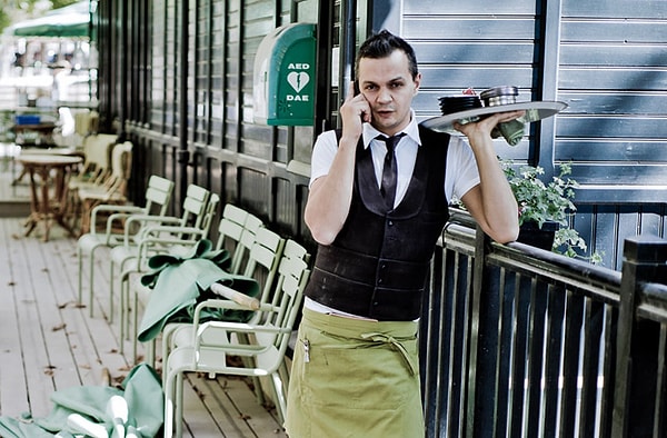 4. Раздражают ли вас медленные официанты?