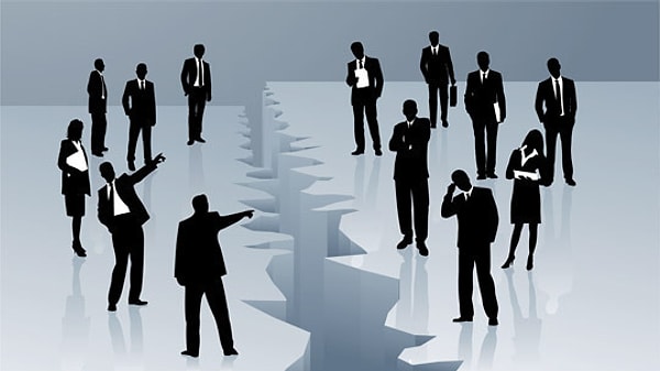 2. Критикуете ли вы начальство за ошибки?