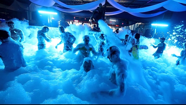 Вам нужно устроить пенную вечеринку!