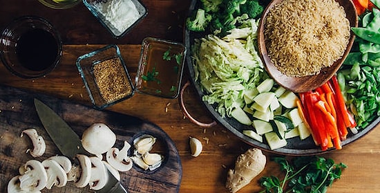 15 кулинарных навыков, которые нужно освоить к 30