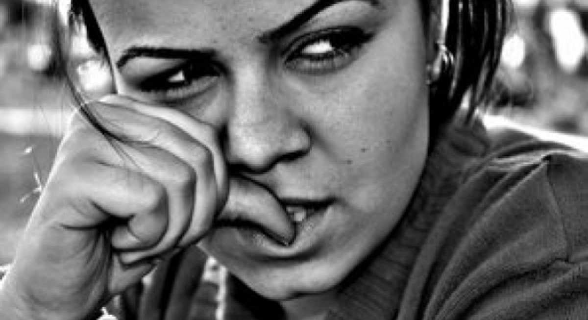 Мы так умело маскируем свою боль что многие завидуют. Умело это. Умело это. Если умело перечеркнуть минус то получится плюс. Умело это.