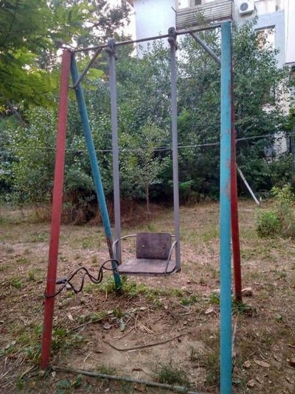 9. Чтобы покататься на этих шикарных качелях, нужно иметь специальное разрешение