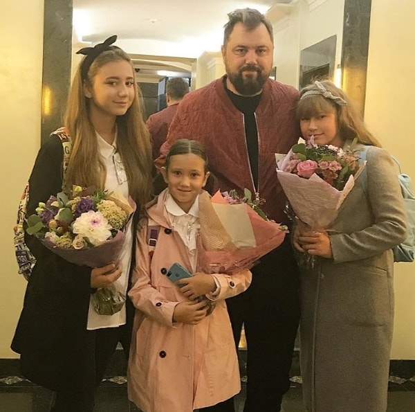 7. Режиссер Алексей Голубев с дочерьми