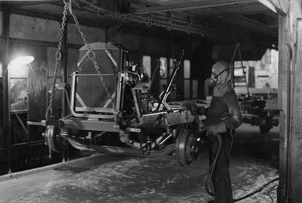 6. Форд манипулировал в продажах, чтобы переправлять средства в Германию.