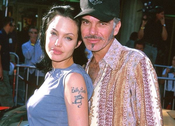 7. Анджелина Джоли вышла замуж за Билли Боба Торнтона в Лас-Вегасе в мае 2000 года. В знак преданности актриса вытатуировала его имя на руке - это видно на премьере ее фильма «Угнать за 60 секунд", на которую они пришли вместе всего через полтора месяца после свадьбы. Сумасшедшая пара развелась в 2003 году.