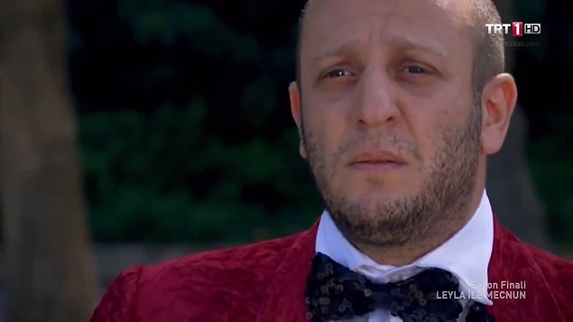 4. “Kalbinde rengarenk çiçekler yetiştirir İsmail Abi. O çicekler solmasın diye ağlayarak sulamak ister gibidir gözleri.”