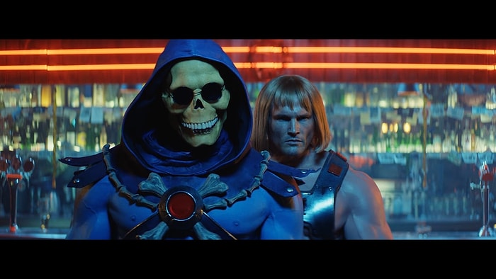 Bir Reklam İçin Bir Araya Gelen He-Man ve İskeletor'dan Beyin Yakan Dans