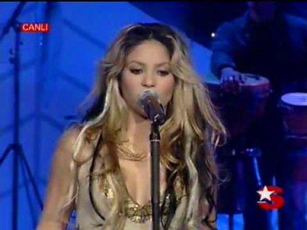 5. Shakira, 2002 Miss Turkey yarışmasında sahne aldı.