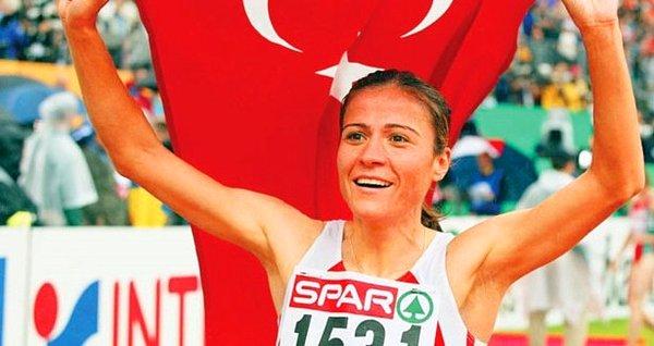 8. Süreyya Ayhan Kop, 2002 Avrupa Atletizm Şampiyonası'nda altın madalya kazandı.