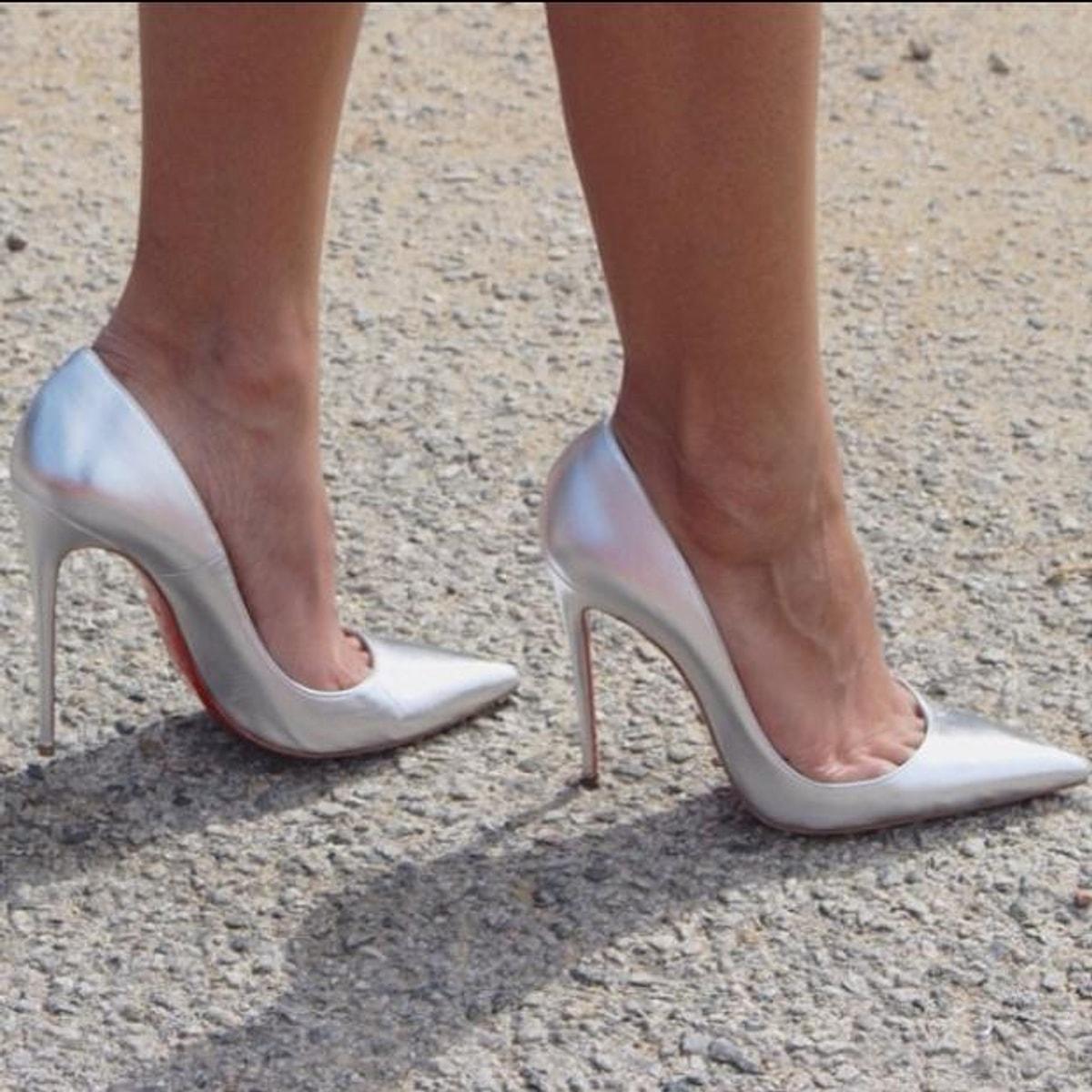 Белые туфли на каблуке