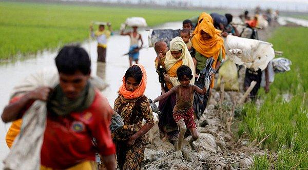 'Bangladeş-Myanmar sınırındaki toprağa birşeyler gömen üç ya da dört grup görüldü'