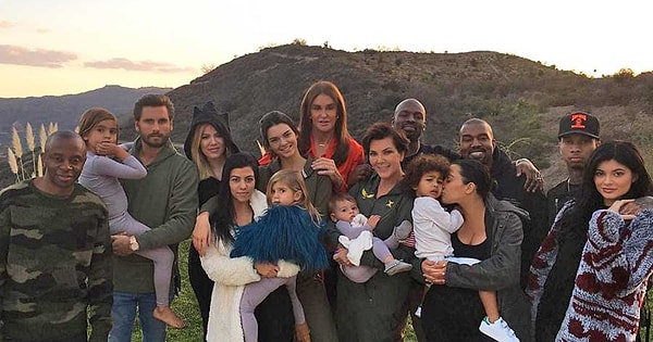 1. Ким всегда хотела большую семью как ту, в которой выросла сама (у нее 4 сестры и 1 брат).