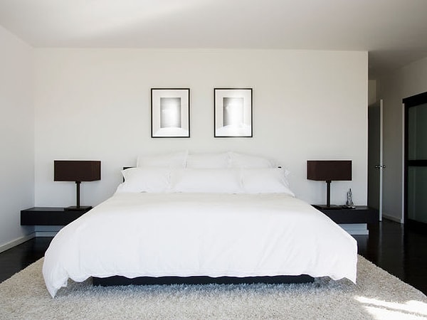 8. Как бы вы покрасили стены своей  спальни?