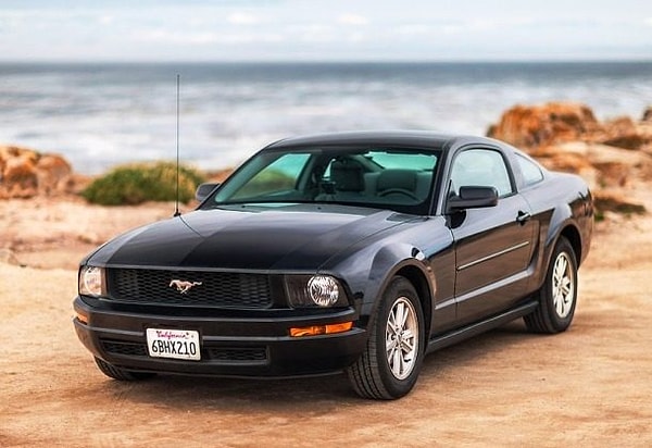 14. Чёрные автомобили