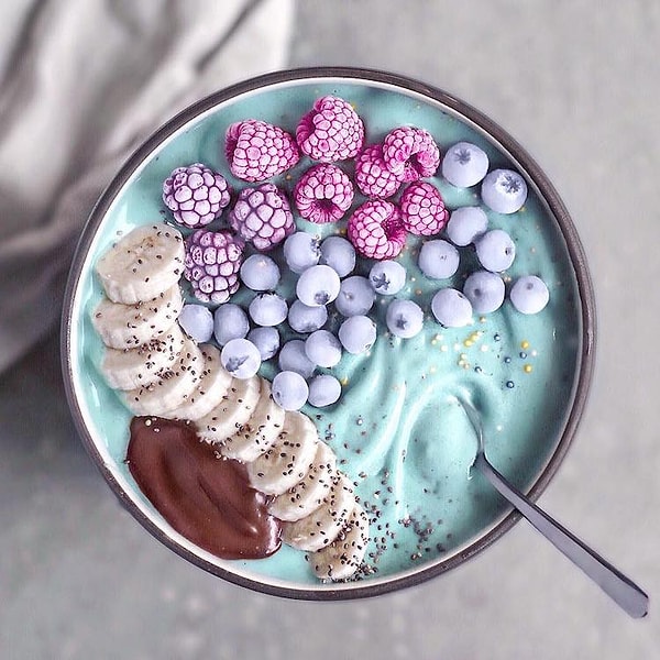 6. Несмотря на то, что в основном его блюда сделаны из свежих фруктов, замороженных ягод и веганского шоколада, Хосе удается сделать так, чтобы ни одно блюдо не было похоже на другое