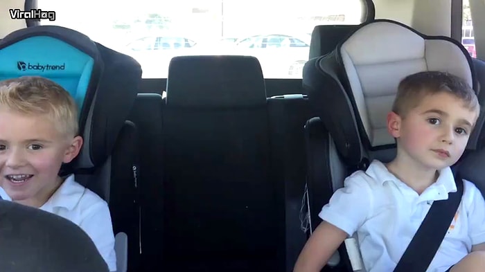 Doğacak Kardeşlerinin Cinsiyetine İki Farklı Tepki Veren Kardeşler