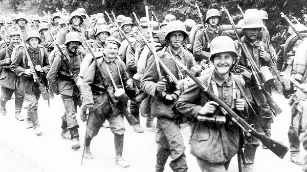 13. Первая мировая война началась после убийства какого монарха?