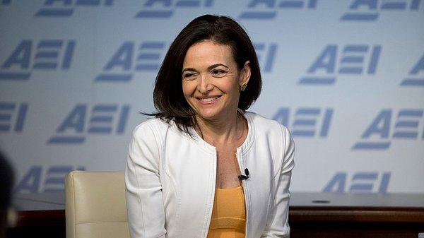 Facebook operasyon direktörü Sheryl Sandberg, 47 yaşında, malvarlığı 1.7 milyon dolar.