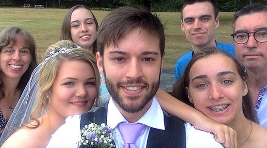 12 Yaşından Evlendiği Güne Kadar Her Gün Selfie Çeken Gencin Gün Gün Değişimi