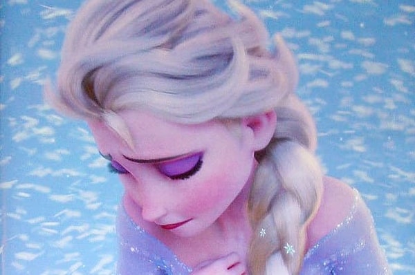 5. Какого цвета глаза Эльзы?