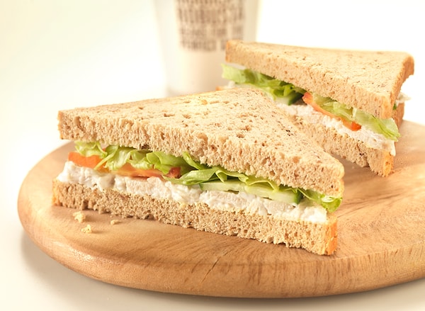 1. Бутерброды с отварной или запеченной грудкой