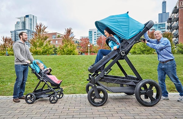 18. Том Колтун и Дезире Линтц сделали самую большую в мире коляску (длина корпуса более 1,3 м)