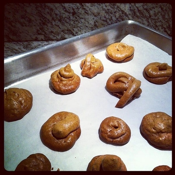 3. Эти безешки похожи... Ну, вы поняли на что (💩💩💩)