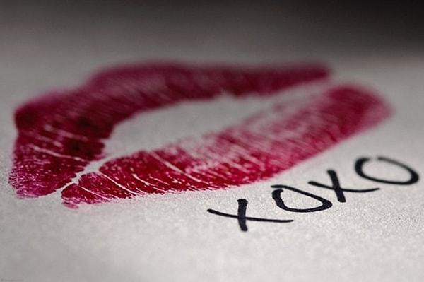 22. XOXO: "sevgiler ve öpücükler" anlamına gelen "hugs and kisses"