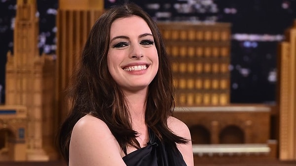 5. Энн Хэтэуэй