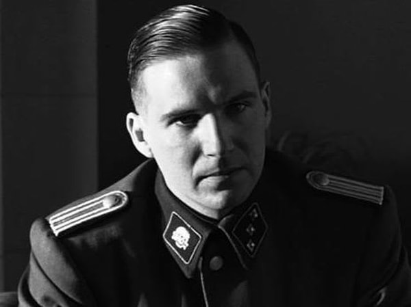 19. Кто этот знаменитый злодей?