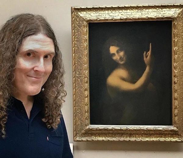 18. "Weird Al, Louvre'da ölümsüz olduğunu kanıtladı."