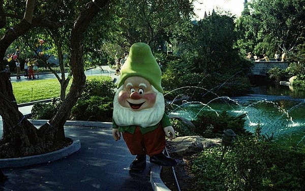 11. У Белоснежки странные друзья