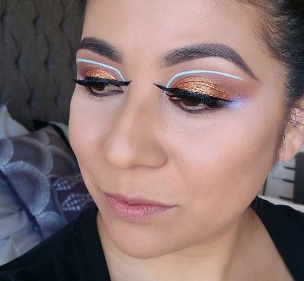 6. Вот так макияж выглядит на двух глазах: