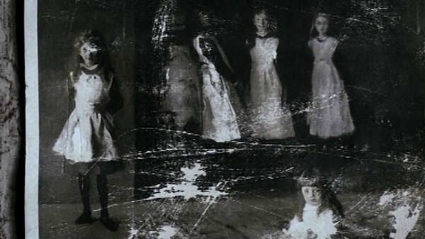 1. "Мёртвые дочери", 2007, режиссёр Павел Руминов