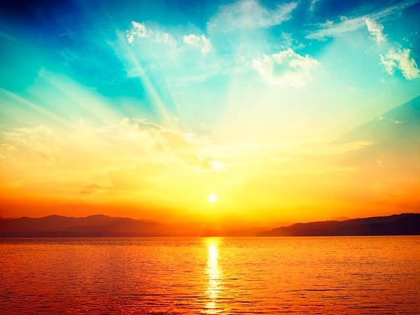 1. Какой цвет привлек ваше внимание на этом фото?